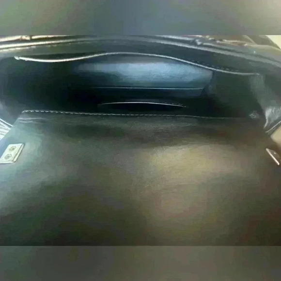 Authentic Louis Vuitton twist lock Puff GO 14 PM- COA INCLUDED - Picture 11 of 14